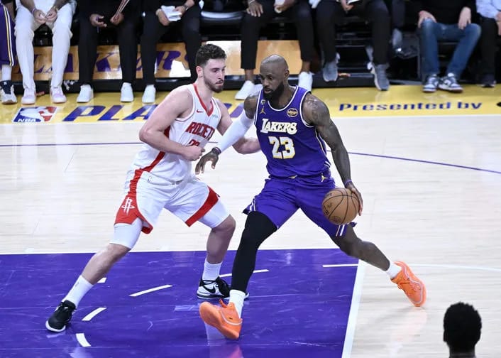 LeBron James'in yeni takımı Philadelphia 76ers