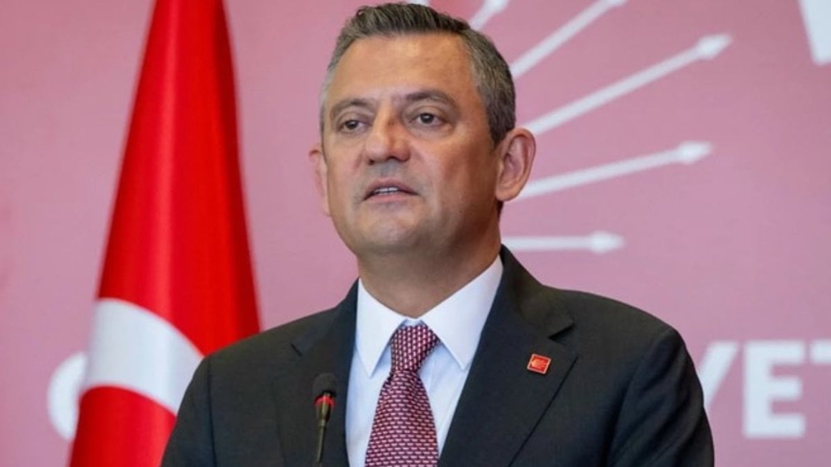 Özgür Özel, tutuklu Deniz Göktaş'ı cezaevinde ziyaret etti